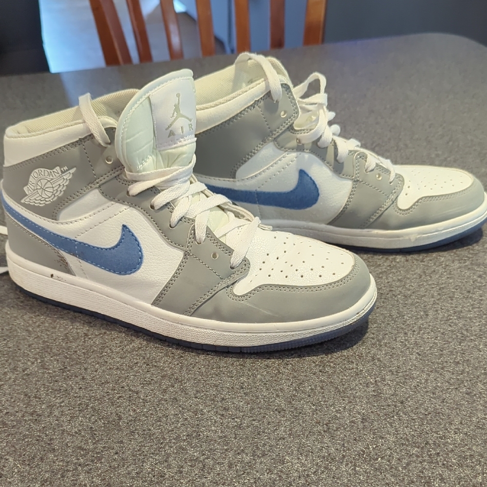 Nike Gray and Blue Sneakers with Suede Overlays